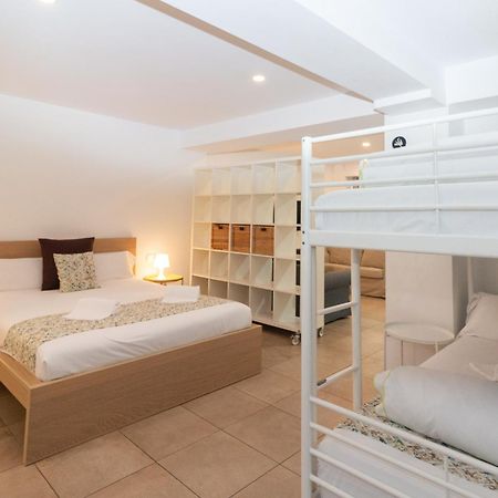 Bet Apartments - Abastos บาเลนเซีย ภายนอก รูปภาพ