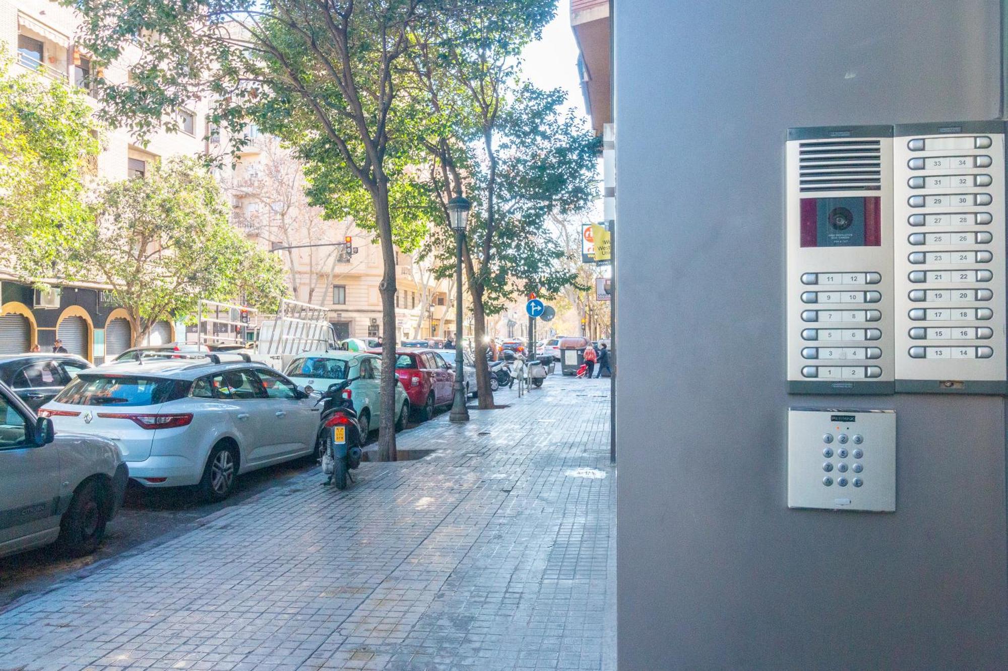 Bet Apartments - Abastos บาเลนเซีย ภายนอก รูปภาพ
